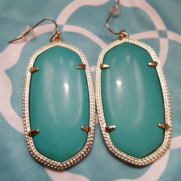 Jewelry - Kendra Scott Danielle earrings